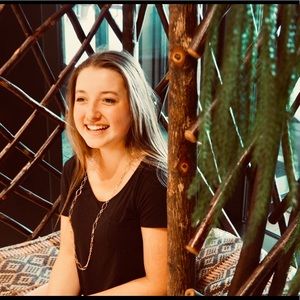 Meet your Posher, Bella